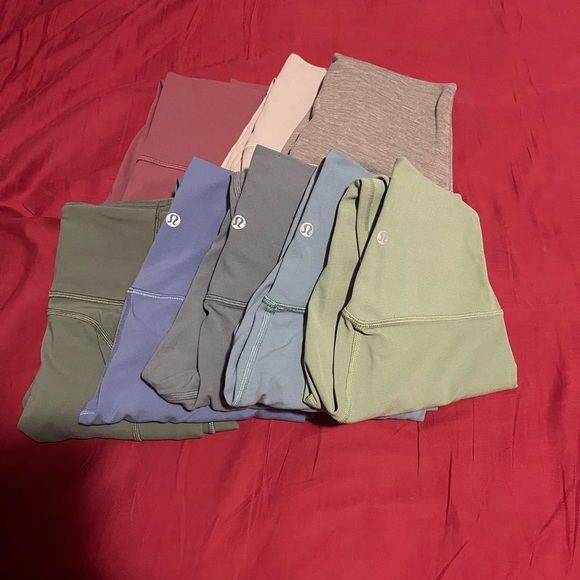 Lululemon clothes - Picture 2 of 9